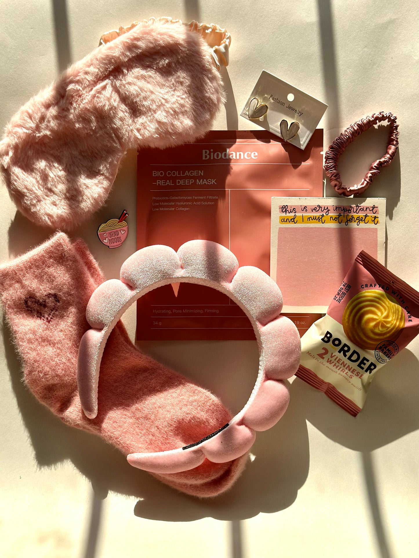Valentines Pink Mini Gift Hamper for Her - Perfect Gift Ideas